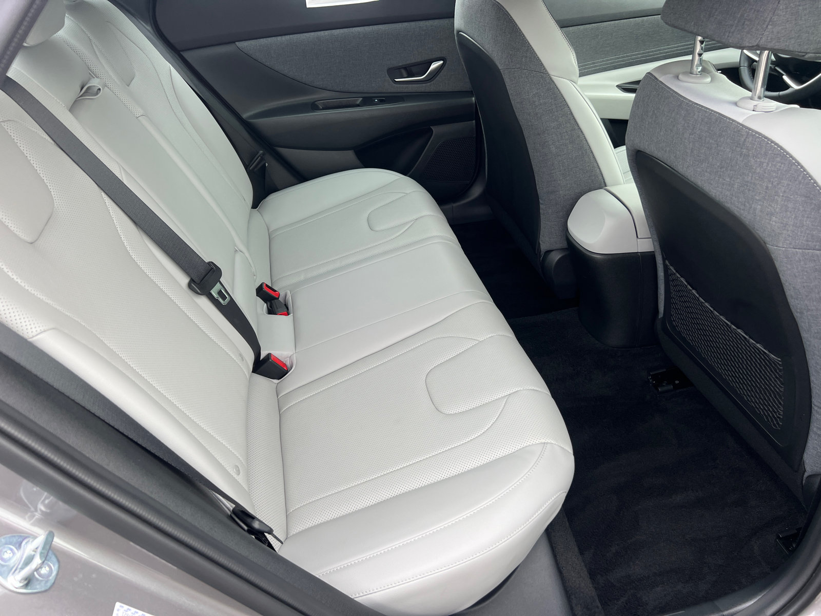 Certified 2023 Hyundai Elantra Limited FWD image 16