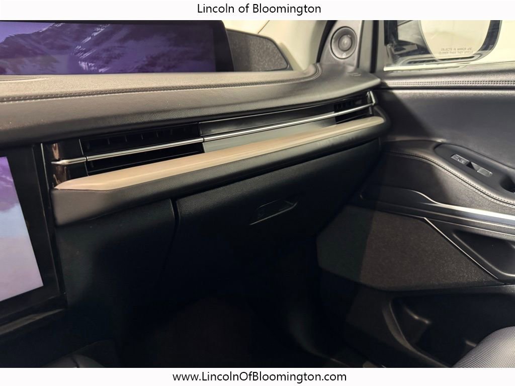Used 2025 Lincoln Navigator L Reserve image 47