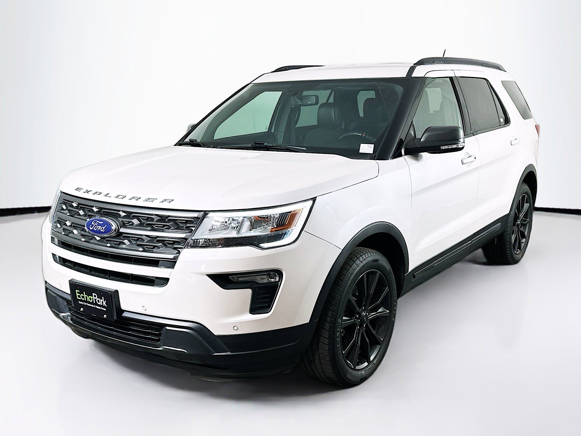 Used 2018 Ford Explorer XLT w/ Equipment Group 202A image 3