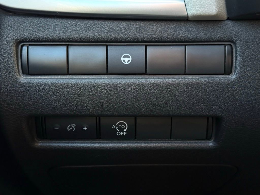 Certified 2023 Nissan Rogue SV image 26