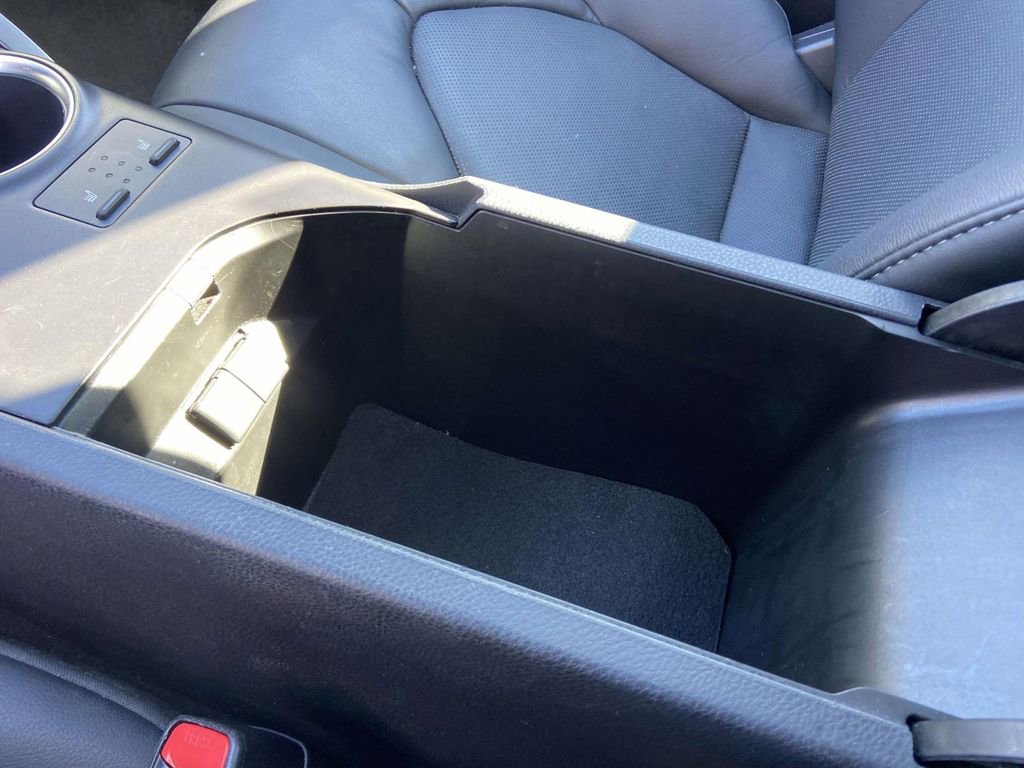 Used 2024 Toyota Camry XLE FWD image 29