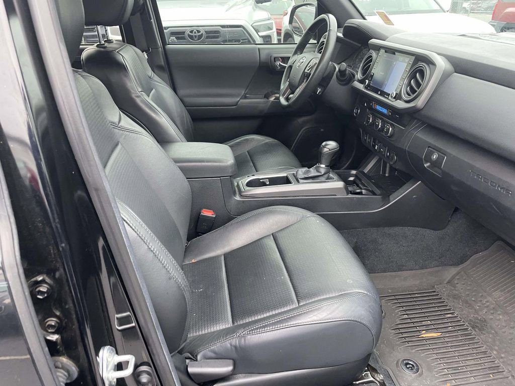 Used 2022 Toyota Tacoma TRD Sport image 45
