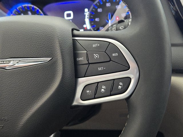 Used 2024 Chrysler Pacifica Touring-L FWD image 29