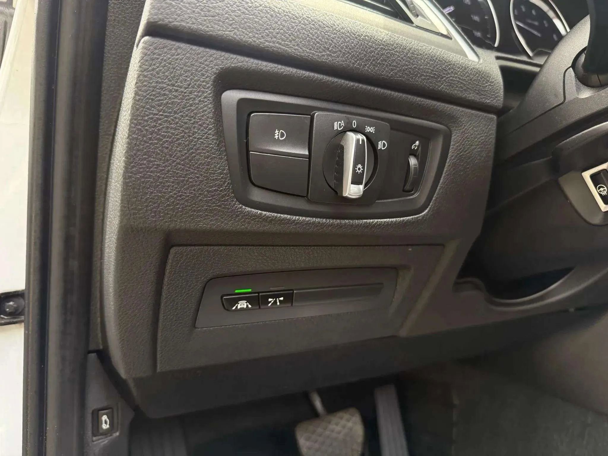 Used 2020 BMW 230i xDrive Convertible w/ Premium Package image 20