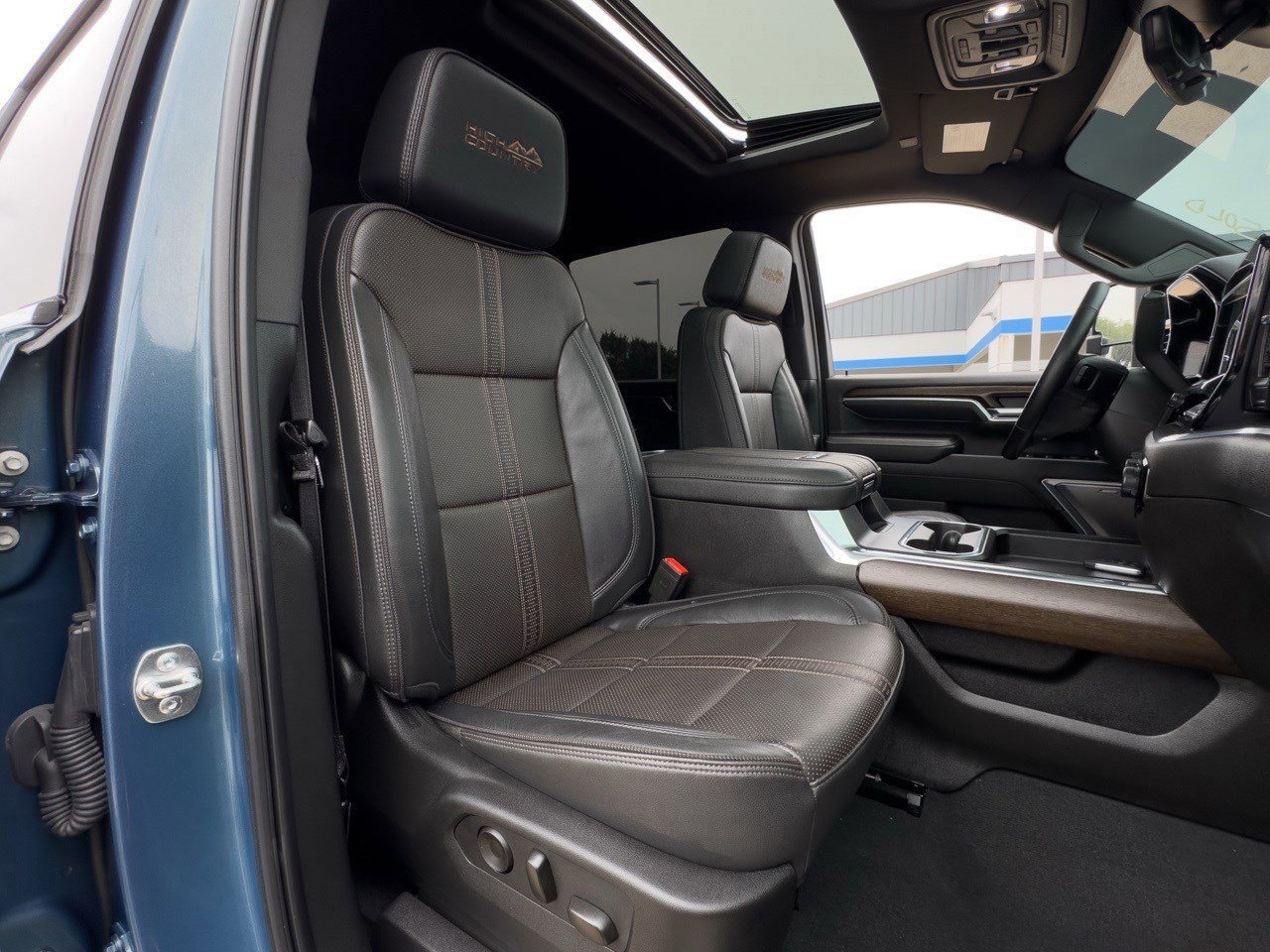 Certified 2025 Chevrolet Silverado 2500 High Country w/ Technology Package image 28