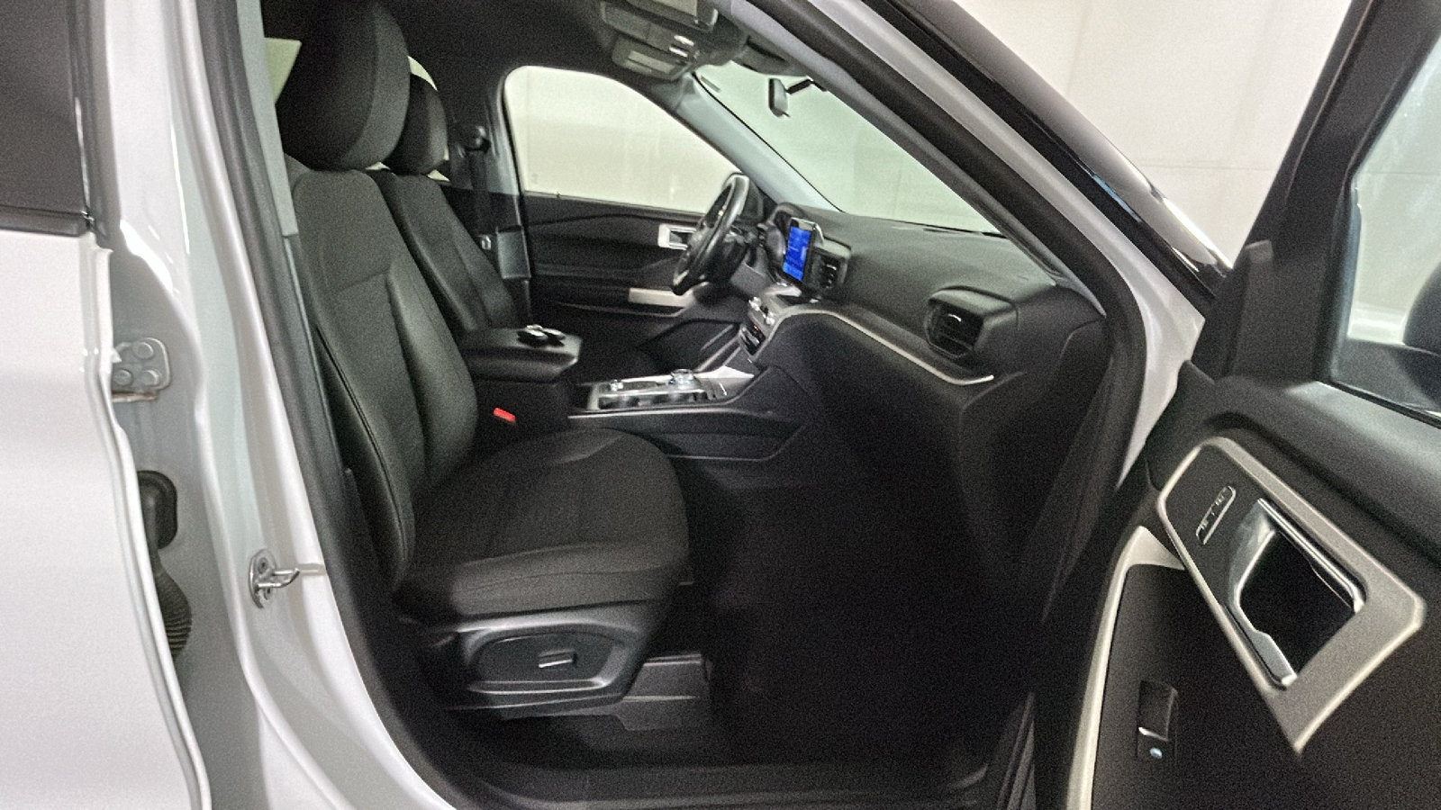 Used 2020 Ford Explorer XLT w/ Comfort Package AWD/4WD image 36