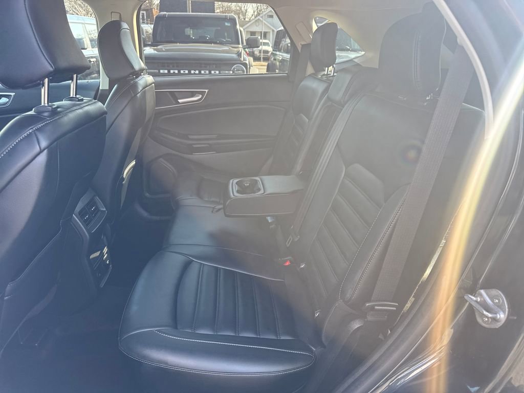 Used 2024 Ford Edge SEL w/ Convenience Package image 16