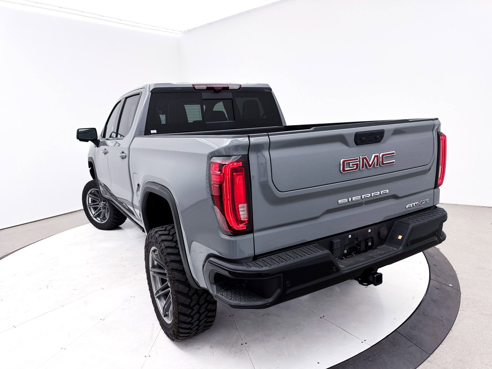 Used 2024 GMC Sierra 1500 AT4X AWD/4WD image 11