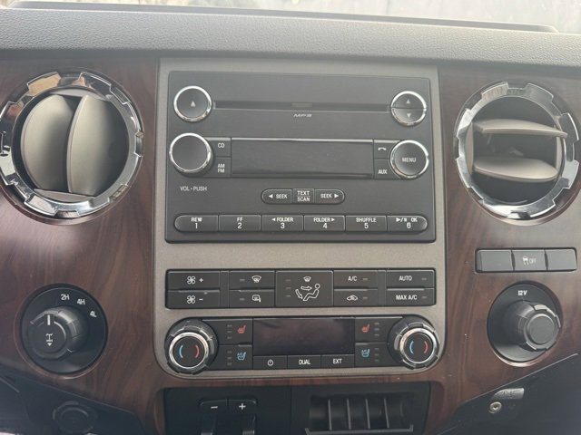 Used 2011 Ford F250 Lariat w/ Lariat Interior Pkg image 16