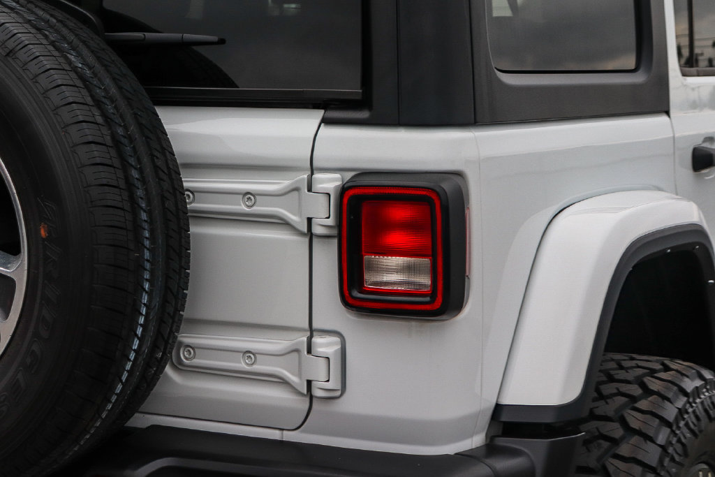 Used 2023 Jeep Wrangler Unlimited Sahara AWD/4WD image 10