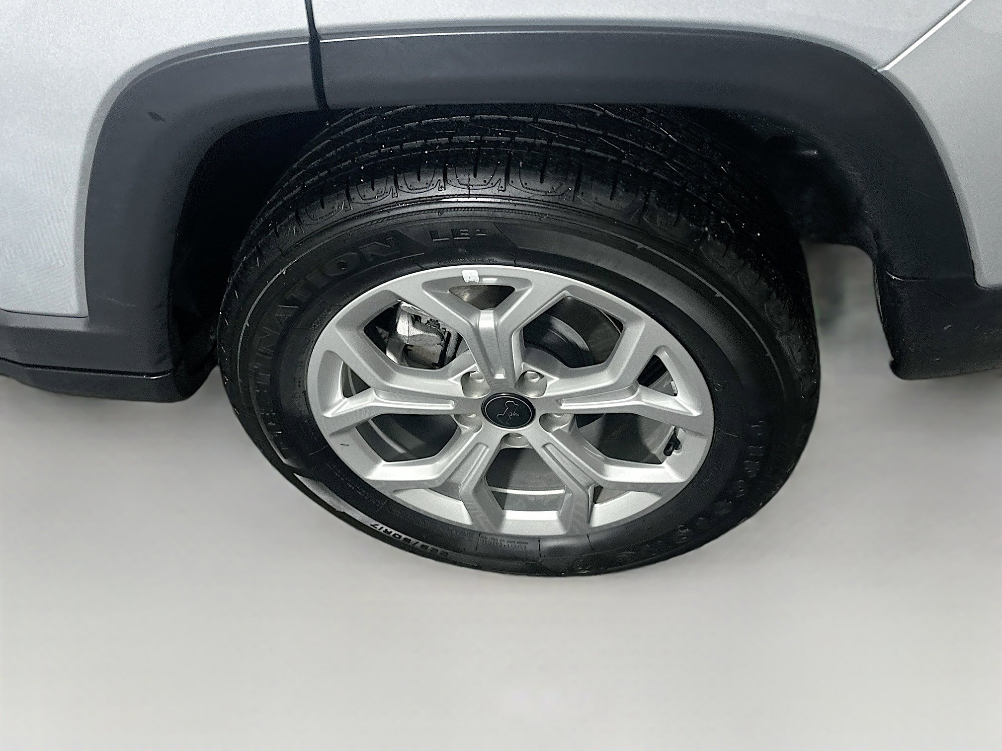 Used 2025 Jeep Compass Latitude image 11