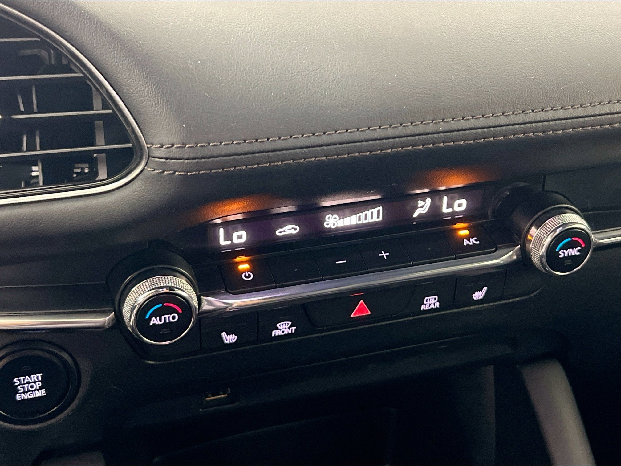 Used 2019 MAZDA MAZDA3 AWD Hatchback w/ Preferred Pkg image 27