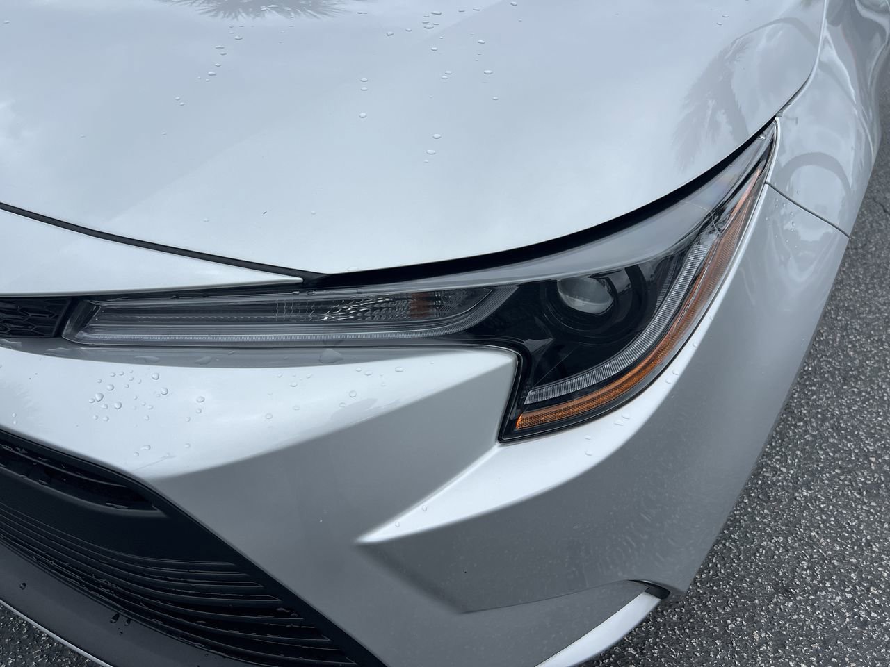 Used 2025 Toyota Corolla LE FWD image 6