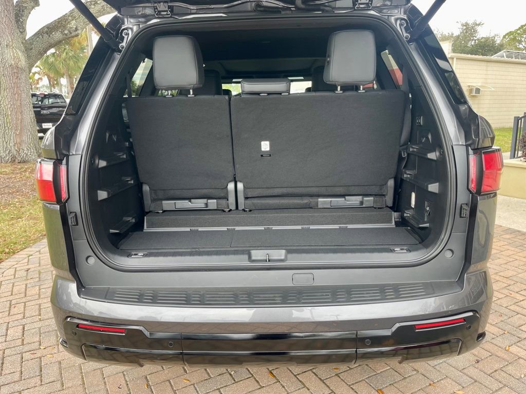 Used 2025 Toyota Sequoia Platinum image 5