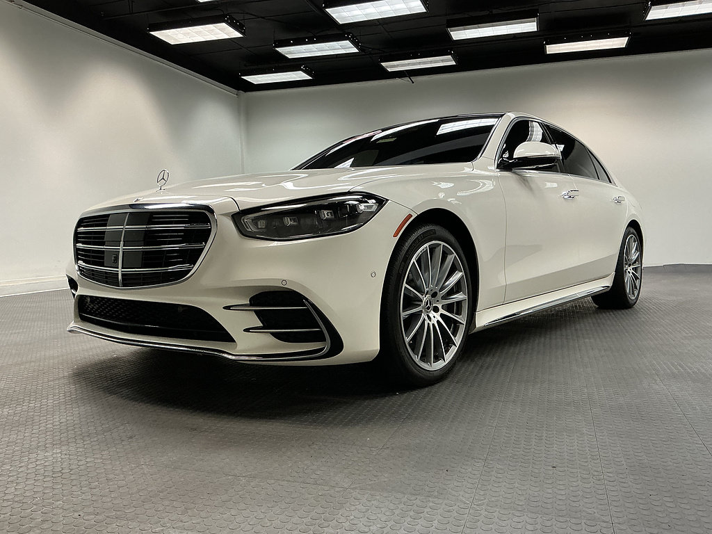 Used 2023 Mercedes-Benz S 580e 4MATIC Sedan image 2