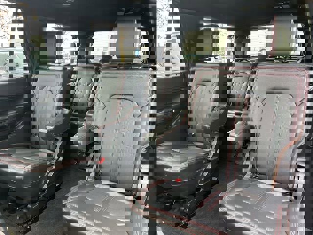 Used 2022 Ford Expedition Max Limited image 11