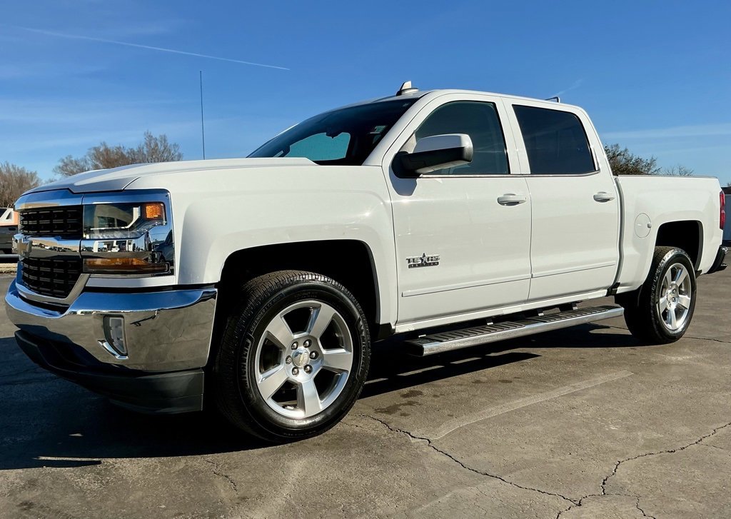 Used 2018 Chevrolet Silverado 1500 LT w/ Texas Edition image 7