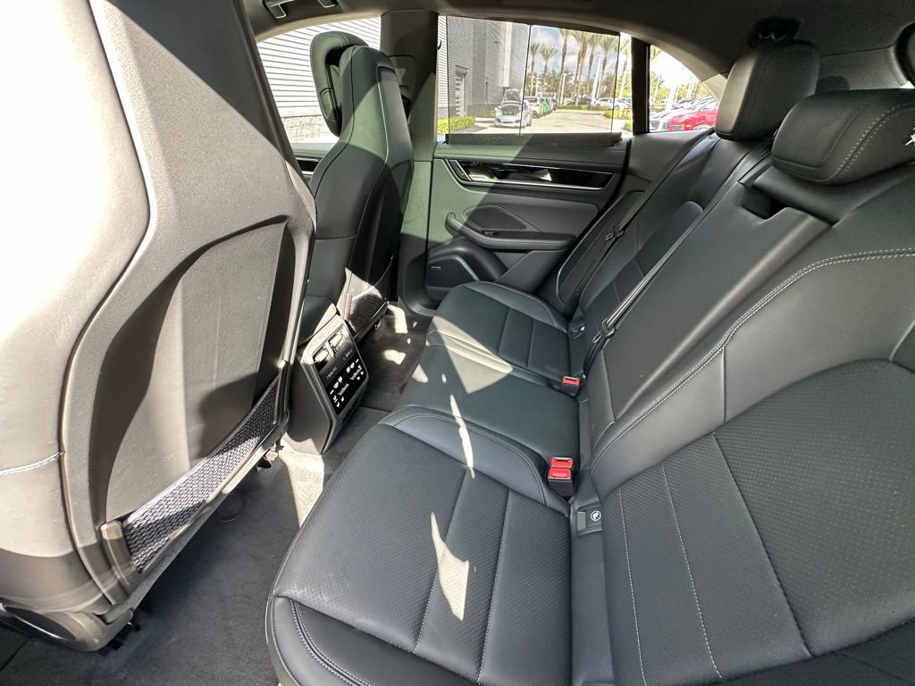 Used 2025 Porsche Macan 4 Electric image 36