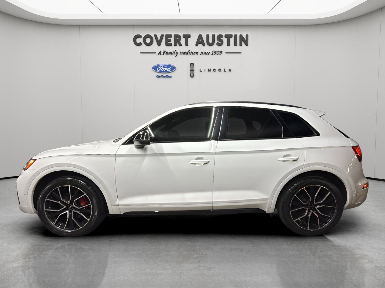 Used 2023 Audi SQ5 Prestige image 2