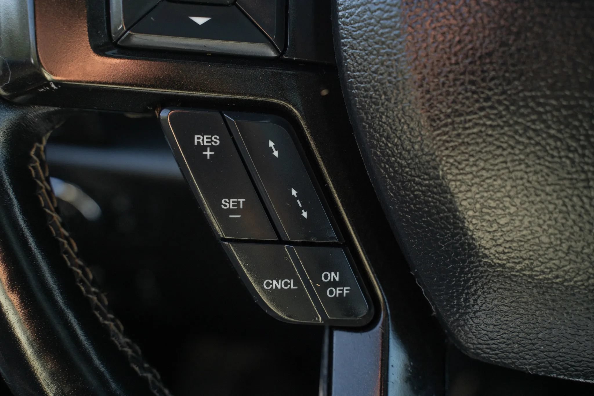 Used 2018 Ford Expedition Limited w/ Equipment Group 302A AWD/4WD image 27