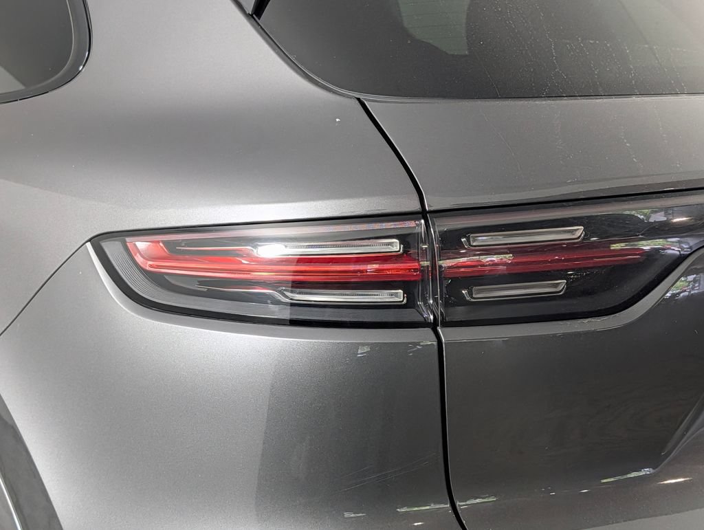 Certified 2021 Porsche Cayenne S AWD/4WD image 16
