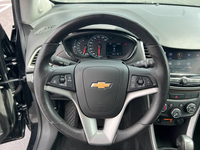Used 2020 Chevrolet Trax LT w/ LT Convenience Package AWD/4WD image 16