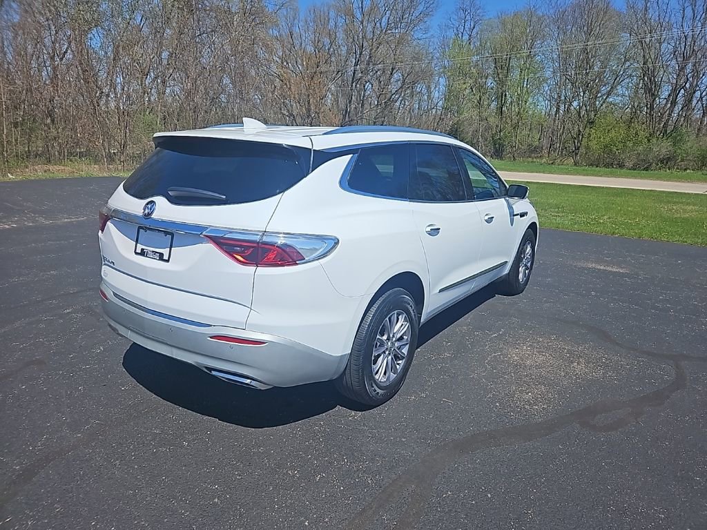 Used 2024 Buick Enclave Premium AWD/4WD image 7