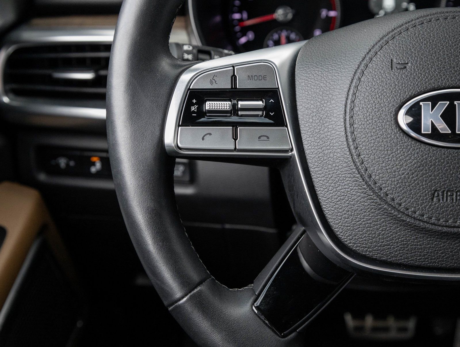 Used 2020 Kia Telluride SX w/ SX Prestige Package image 15