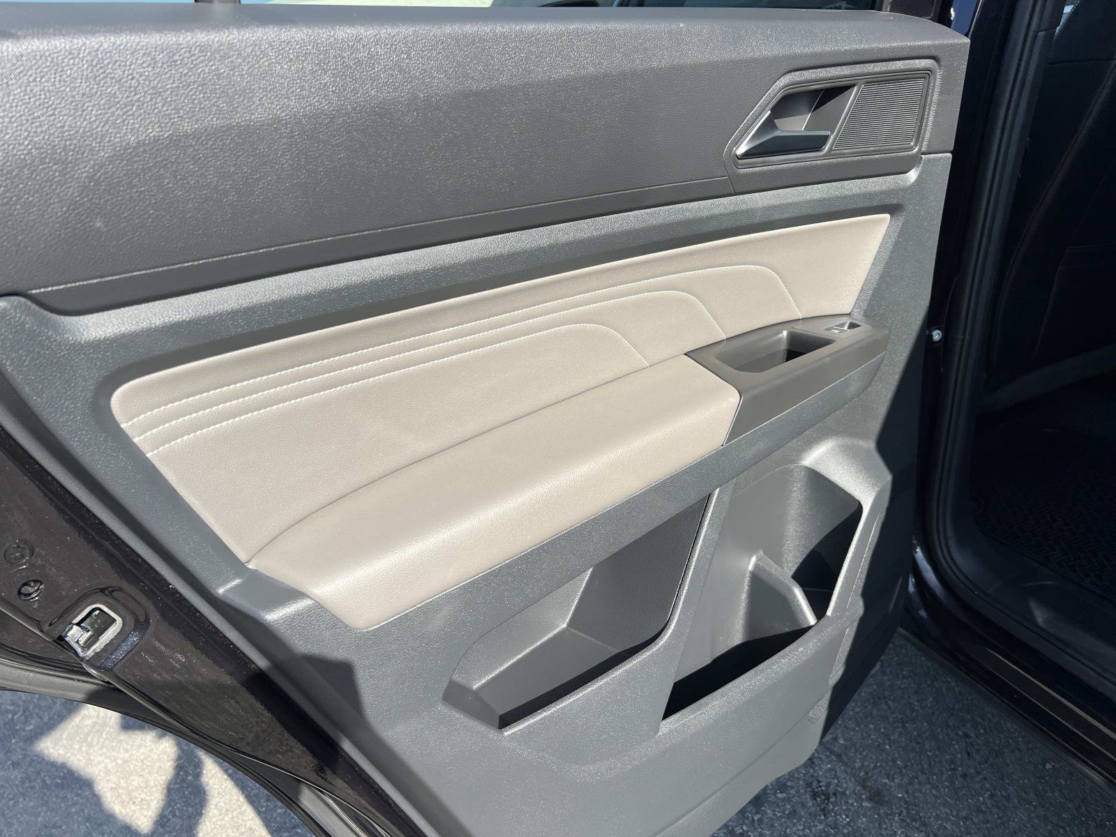 Certified 2022 Volkswagen Atlas Cross Sport SE image 20