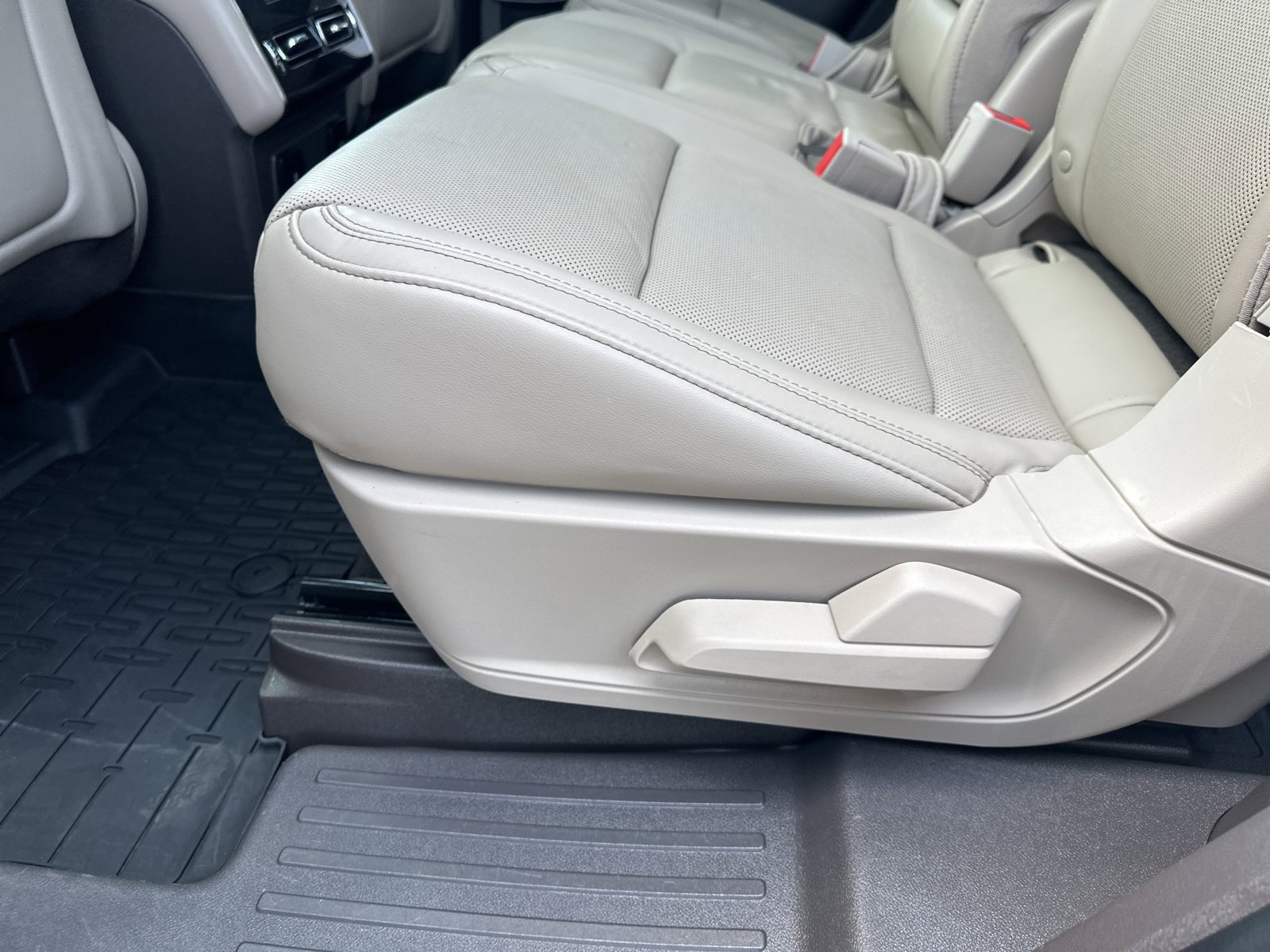 Used 2023 Lincoln Aviator Reserve w/ Equipment Group 201A AWD/4WD image 31