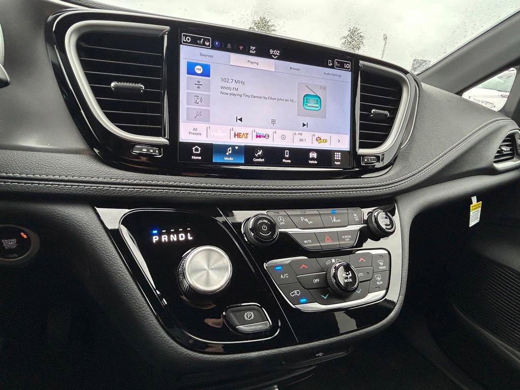 New 2026 Chrysler Pacifica Select image 46