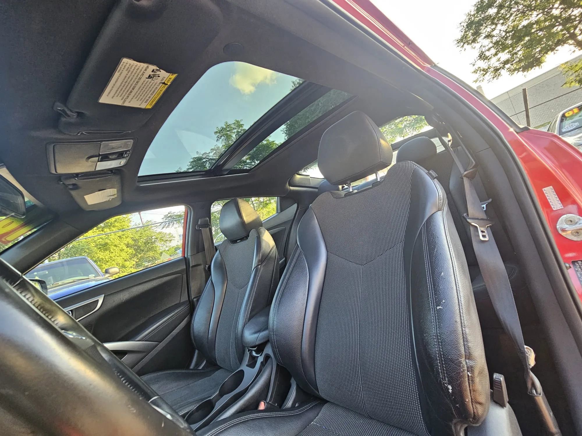 Used 2016 Hyundai Veloster w/ Option Group 03 FWD image 11