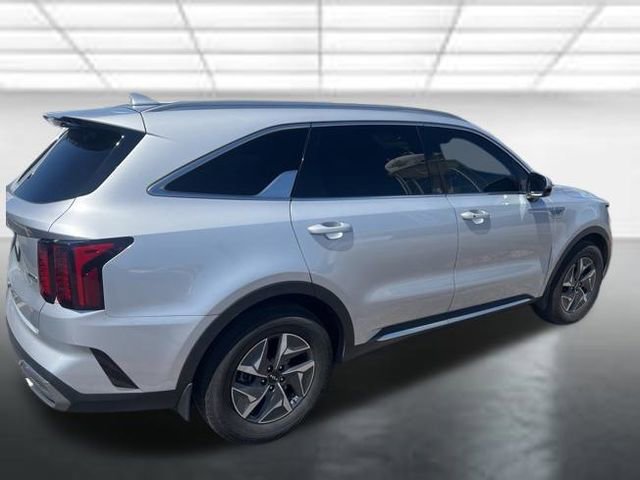 Used 2022 Kia Sorento EX w/ Panoramic Sunroof Package image 2