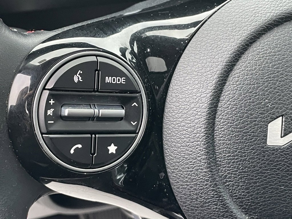 Certified 2023 Kia Soul GT-Line image 28