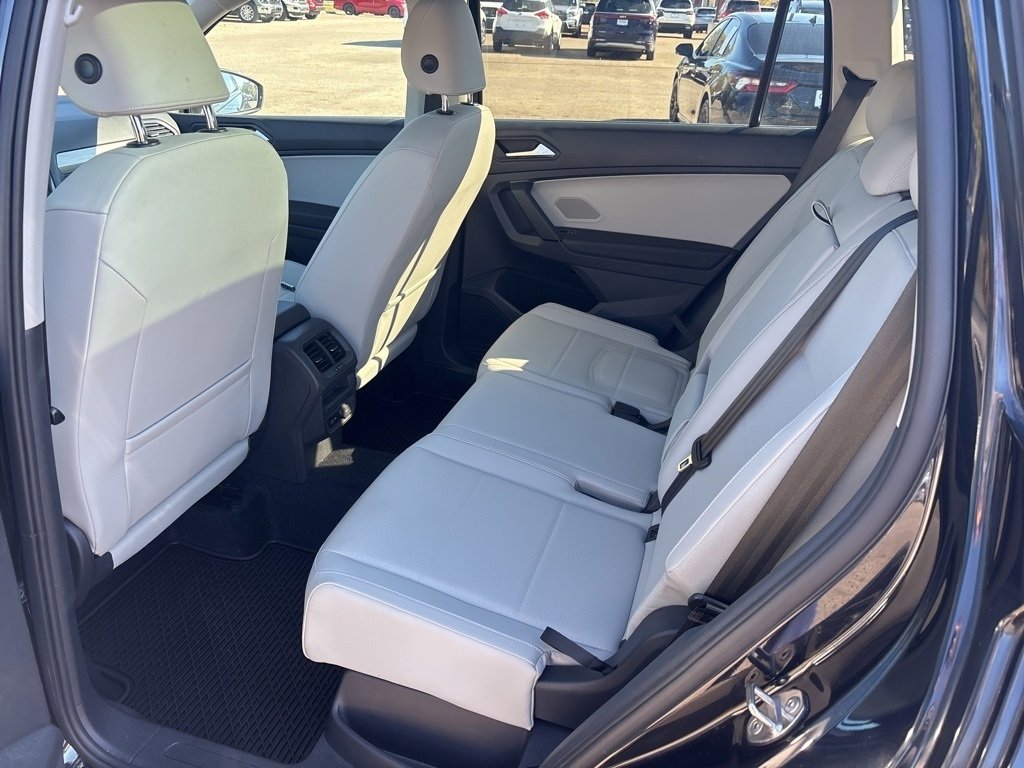 Used 2019 Volkswagen Tiguan SE w/ Panoramic Sunroof Package image 22