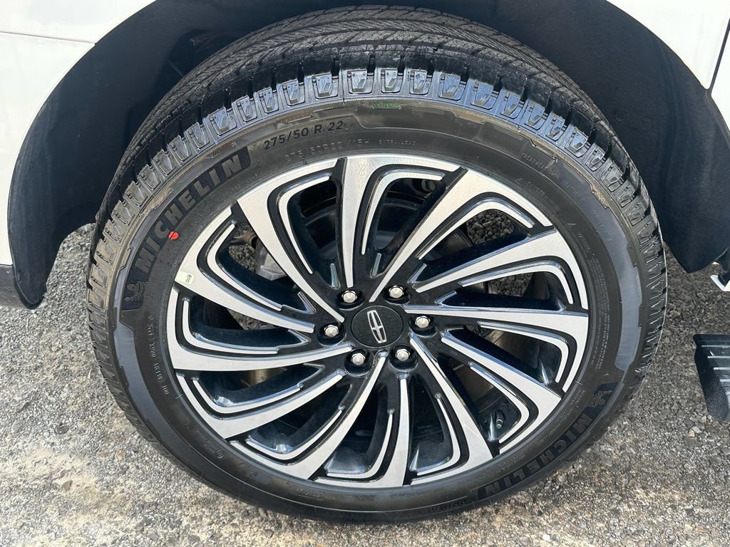 New 2025 Lincoln Navigator L Black Label AWD/4WD image 5