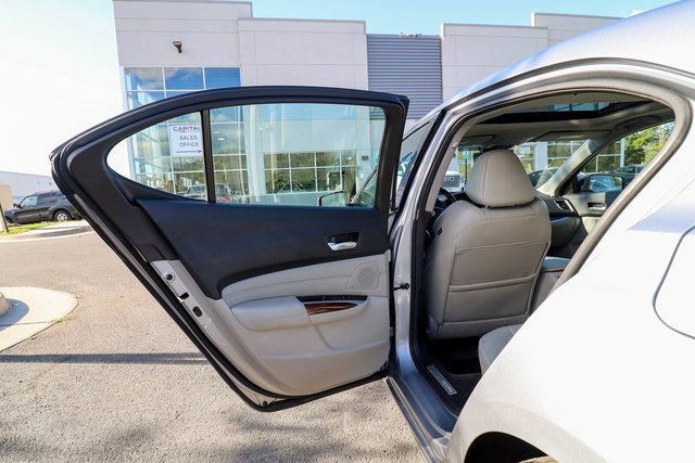 Used 2017 Acura TLX w/ Technology Package image 39