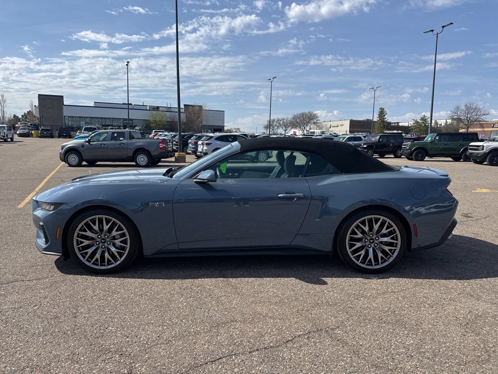 Used 2025 Ford Mustang GT Premium RWD image 5