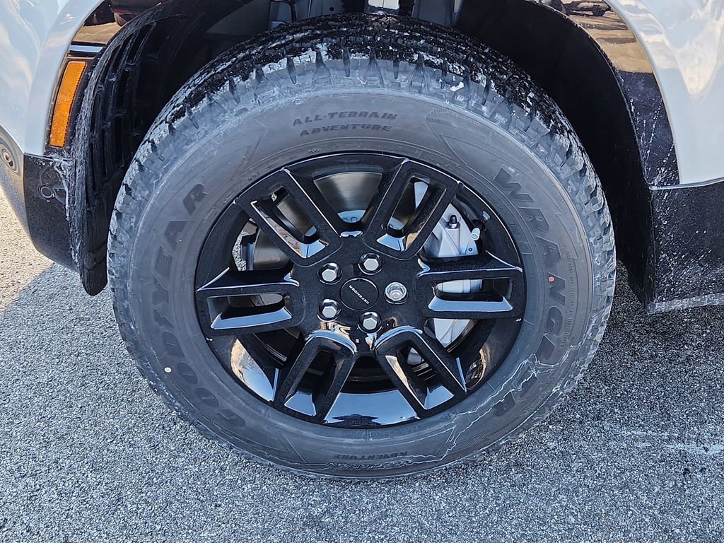 Used 2026 Land Rover Defender 110 X-Dynamic SE image 9