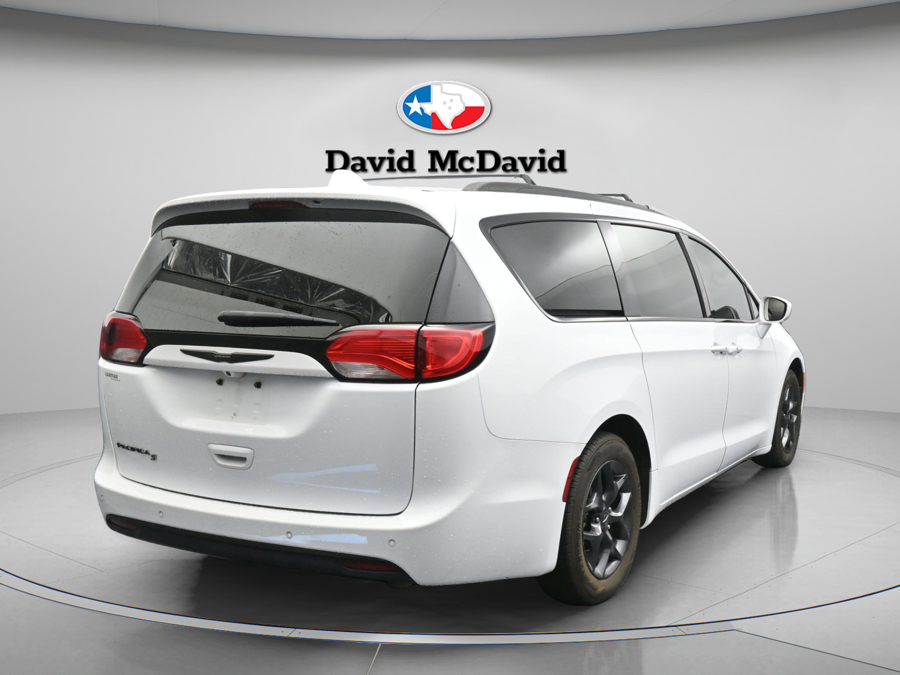 Used 2020 Chrysler Pacifica Touring-L w/ S Appearance Package image 8