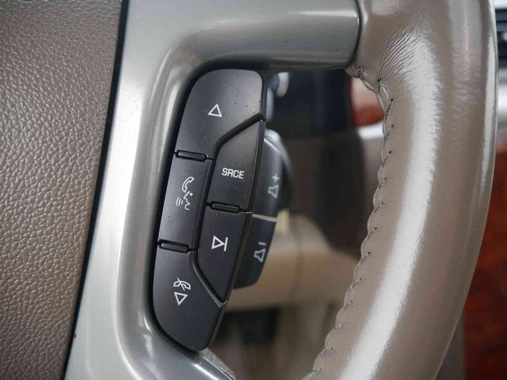 Used 2011 Chevrolet Suburban LTZ AWD/4WD image 38