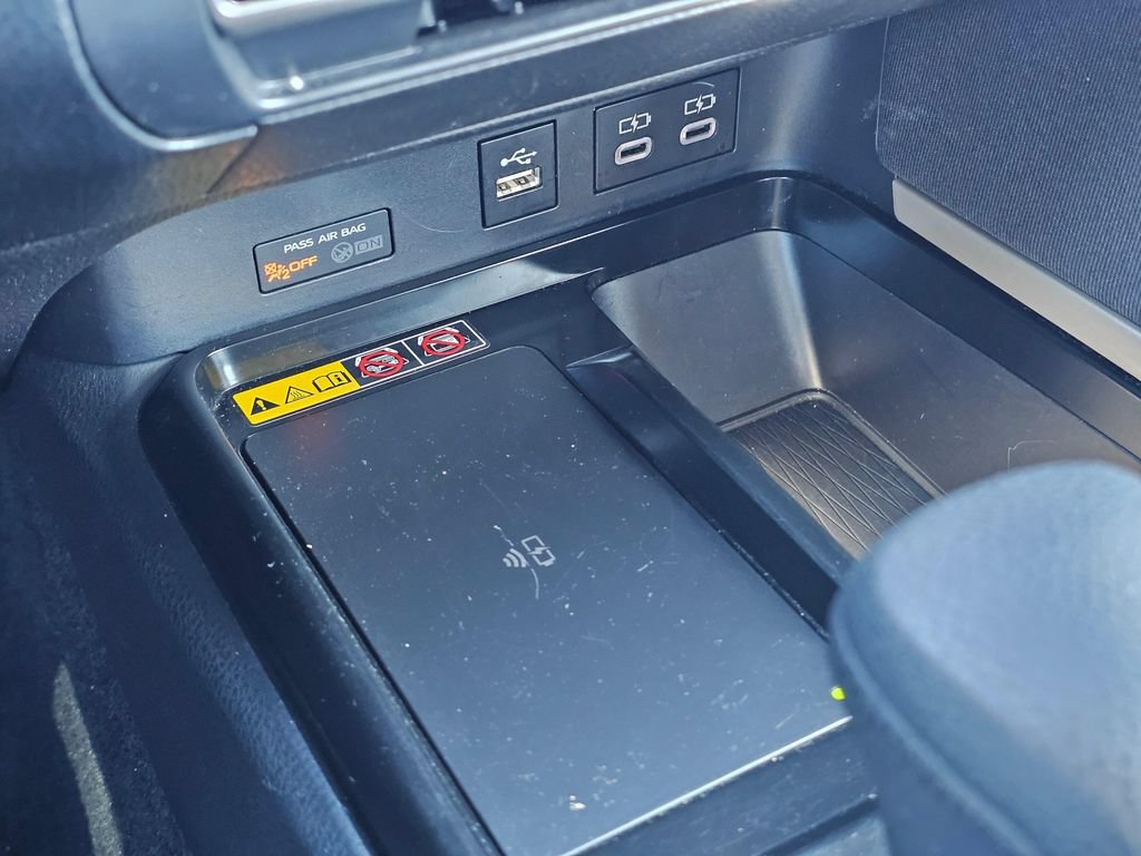 Used 2025 Toyota Camry LE FWD image 31