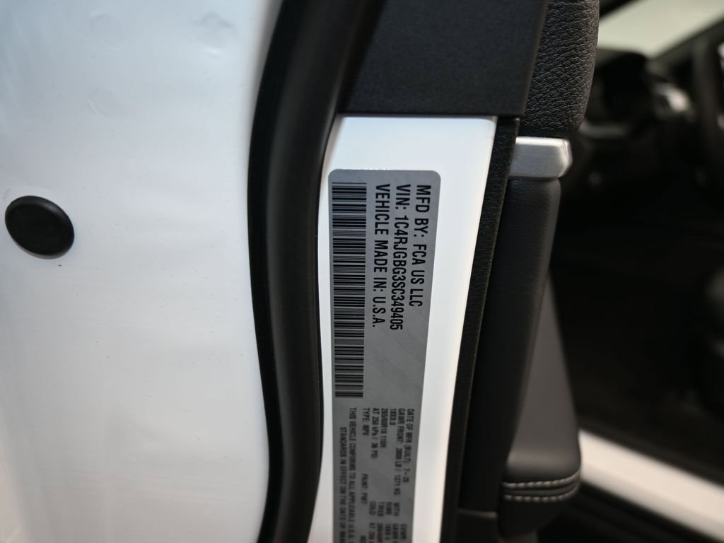 Used 2025 Jeep Grand Cherokee Limited image 18