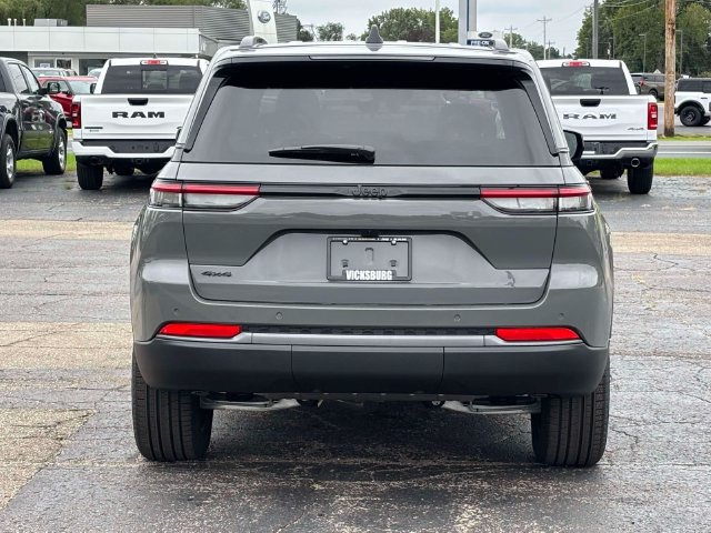 New 2027 Jeep Grand Cherokee Limited w/ Limited Altitude Package AWD/4WD image 34