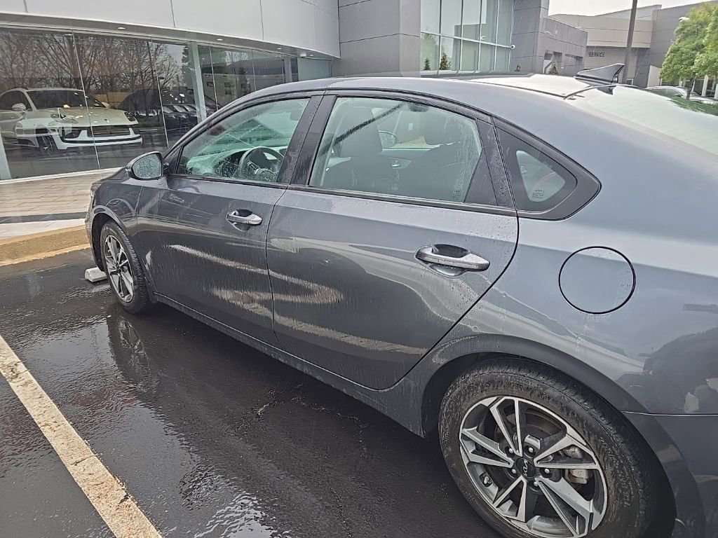 Used 2022 Kia Forte LXS w/ LXS Technology Package image 3