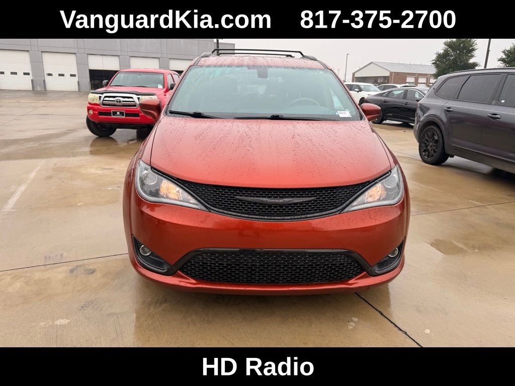 Used 2018 Chrysler Pacifica Touring-L w/ Premium Audio Group image 7