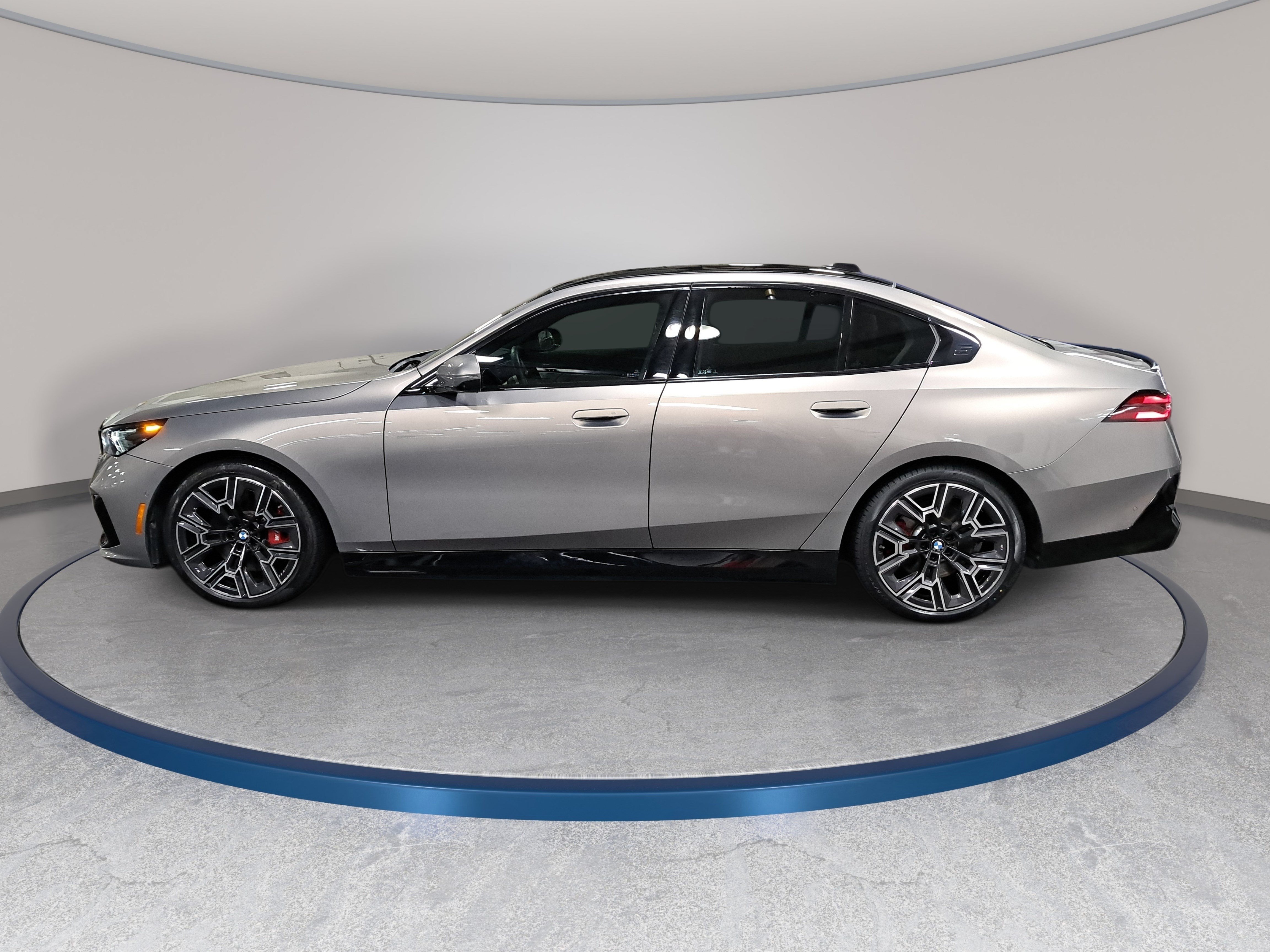 Certified 2026 BMW i5 eDrive40 w/ M Sport Package AWD/4WD image 9