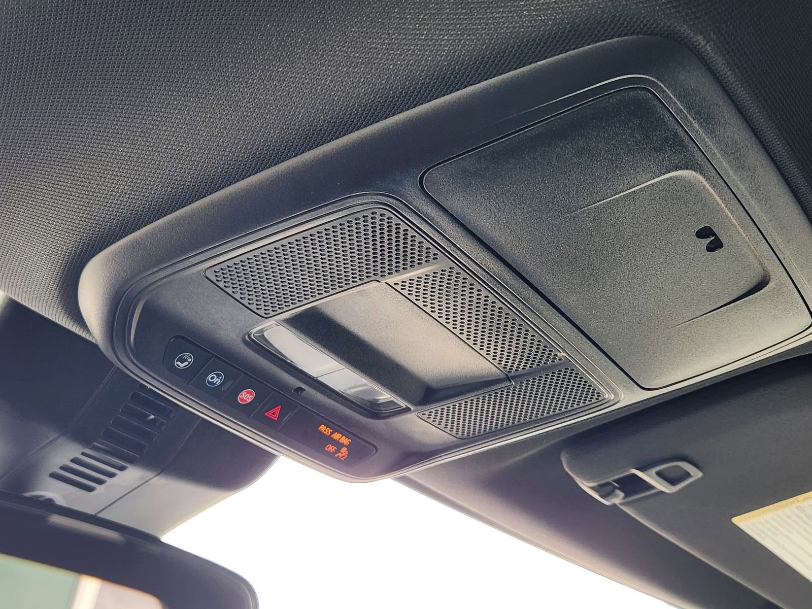 Used 2024 Chevrolet Traverse LT image 27