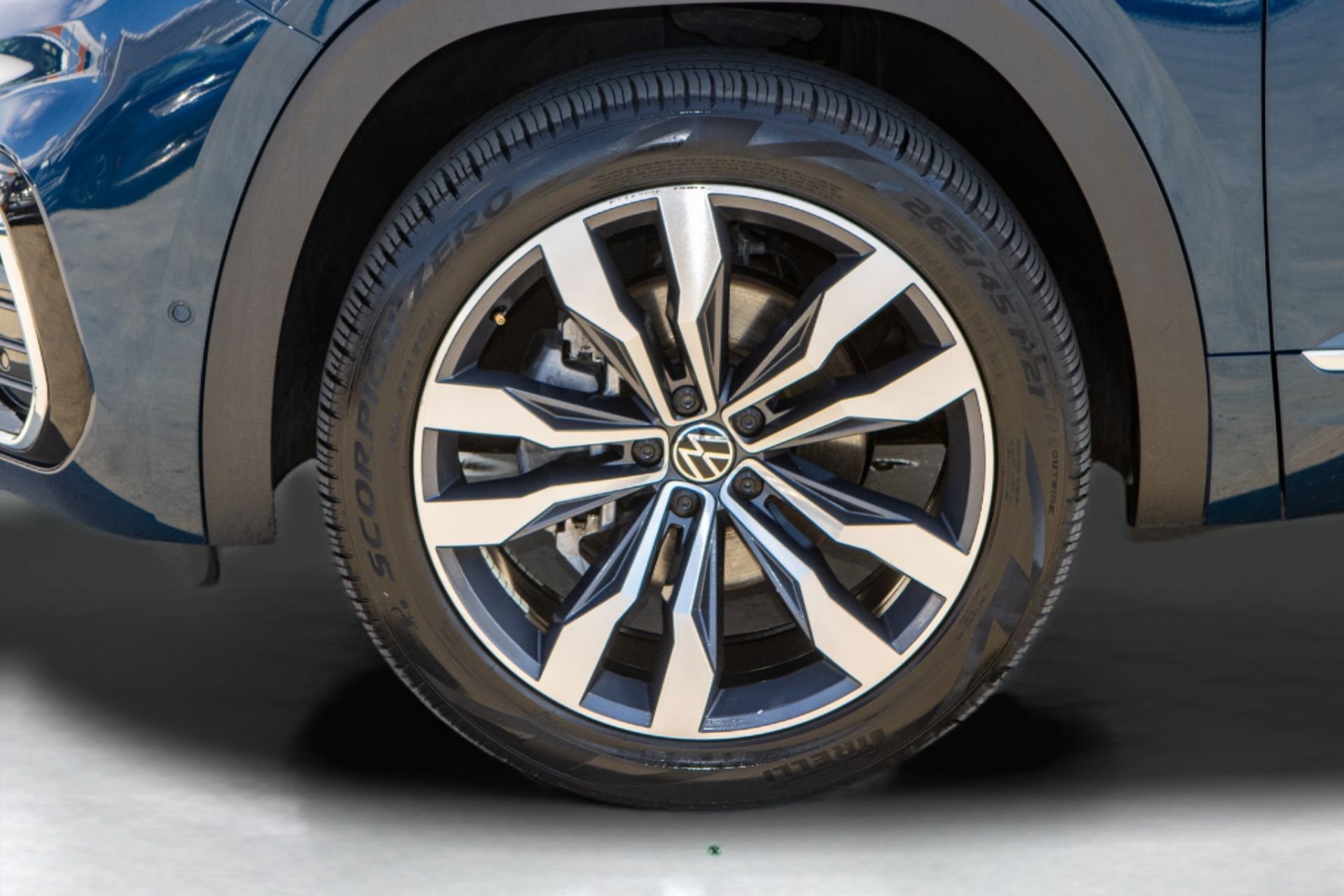 Used 2022 Volkswagen Atlas SEL Premium image 38