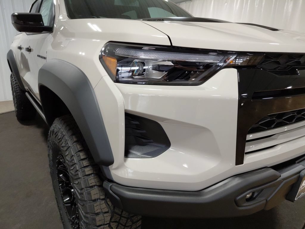 New 2026 Chevrolet Colorado ZR2 AWD/4WD image 14
